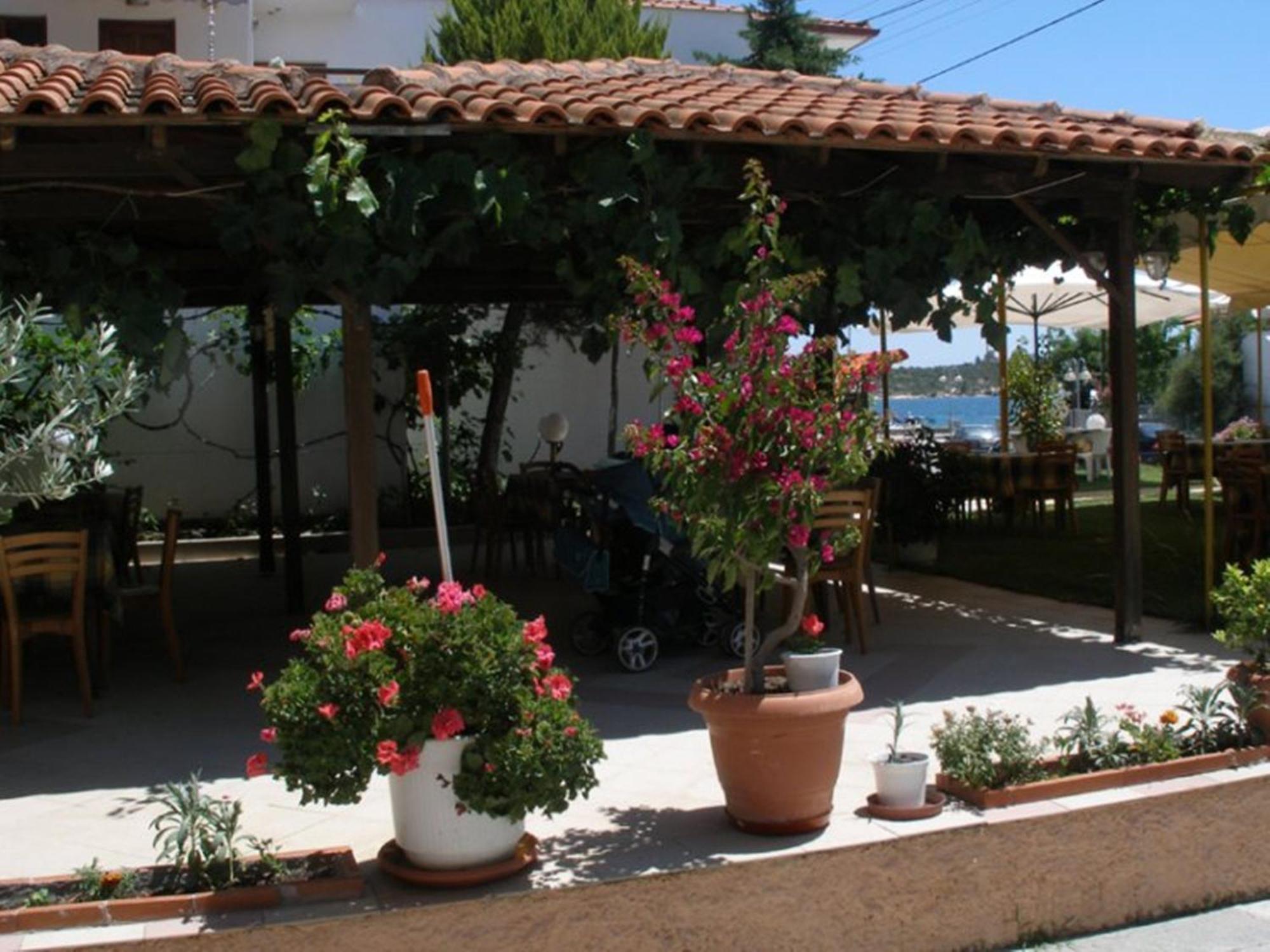 Hotel Alexandros Ormos Panagias Exterior photo
